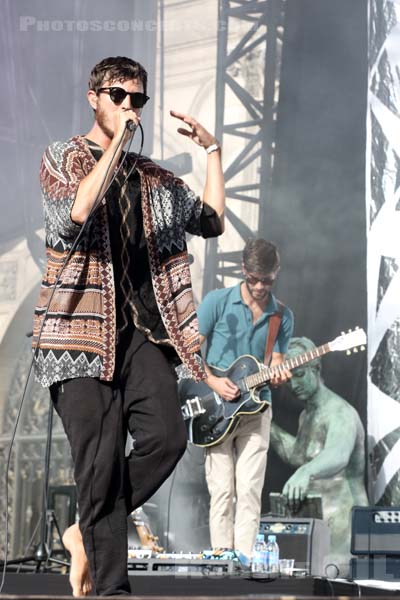 OSCAR AND THE WOLF - 2015-07-15 - PARIS - Parvis de l'Hotel de Ville - 